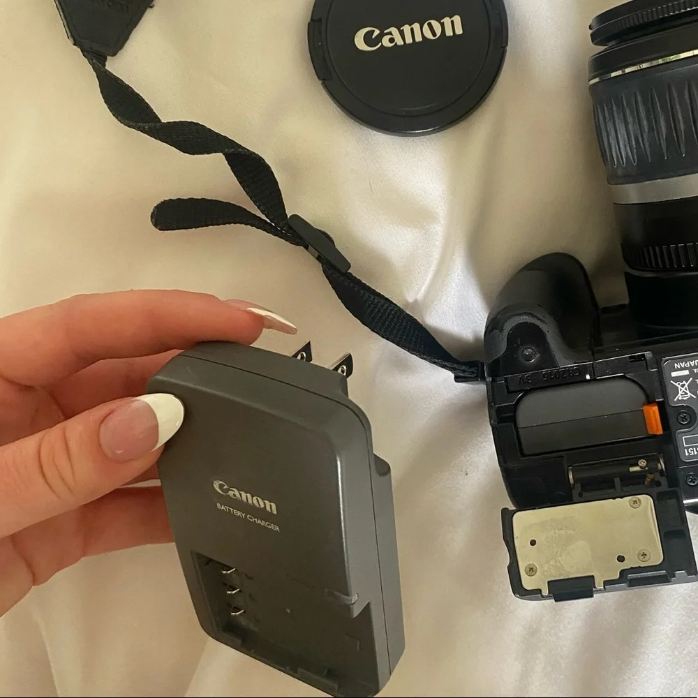 CANON eos rebel camera